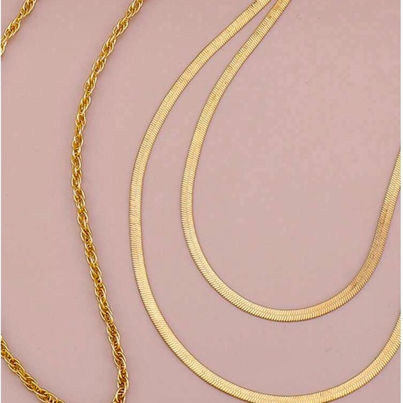14k Gold Triple layered Snake chain necklace - Picture 3 of 3